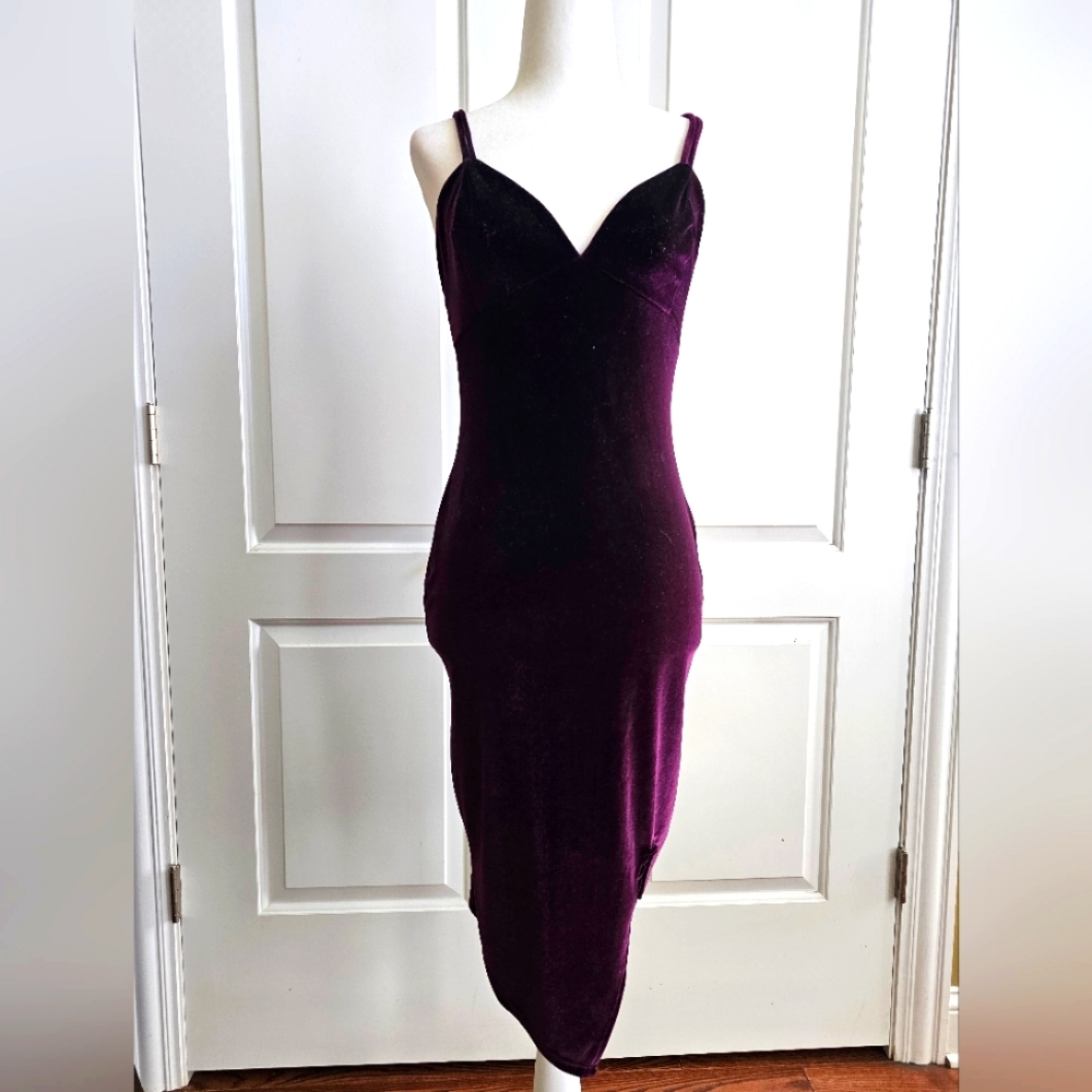 Windsor Burgundy Velvet Dress Medium